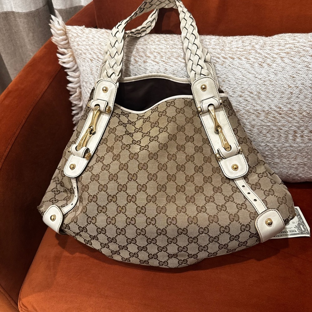 Gucci GG Canvas Pelham